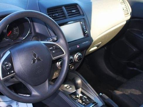 Used 2025 Mitsubishi Outlander Sport ES image 4