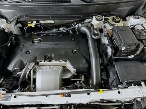 Used 2020 Chevrolet Equinox LT w/ Sport Edition image 38