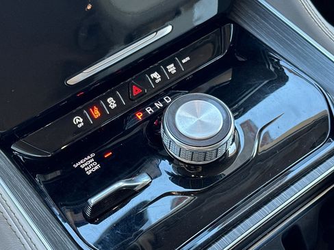 Used 2024 Jeep Wagoneer L Series II w/ Flexible Seating Group image 23