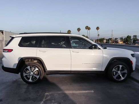 New 2026 Jeep Grand Cherokee L Limited w/ Luxury Tech Group II RWD image 13