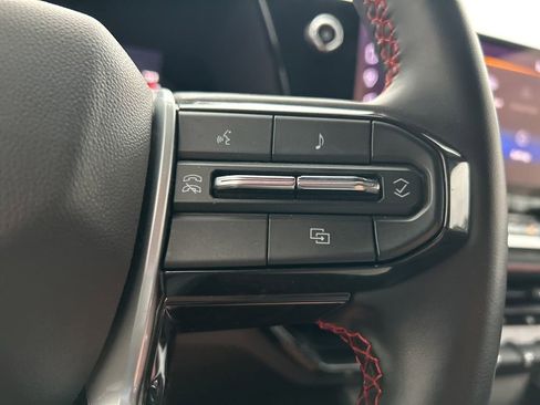 Used 2023 Chevrolet Colorado Z71 w/ Z71 Convenience Package 2 image 27