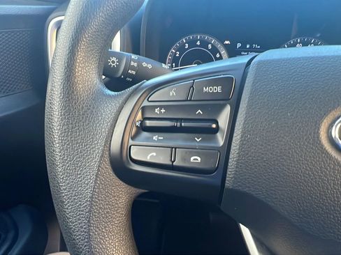 Used 2022 Hyundai Venue SE image 15