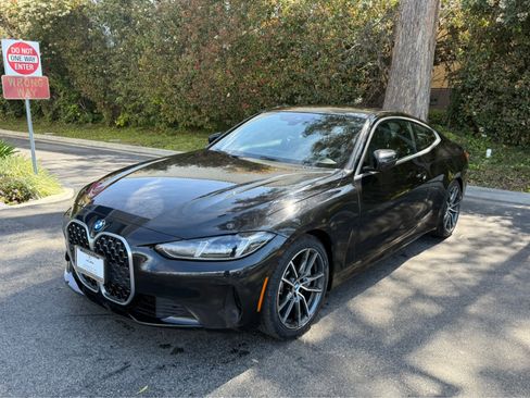 Used 2025 BMW 430i Coupe w/ Premium Package image 2