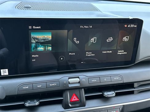 New 2025 Kia K4 LXS image 18