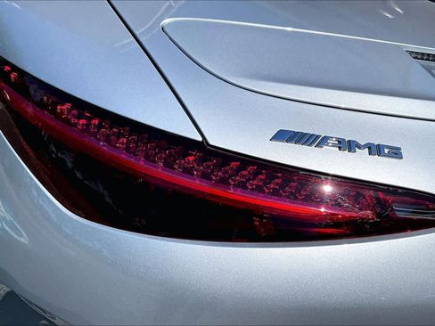 Used 2022 Mercedes-Benz SL 55 AMG 4MATIC image 26