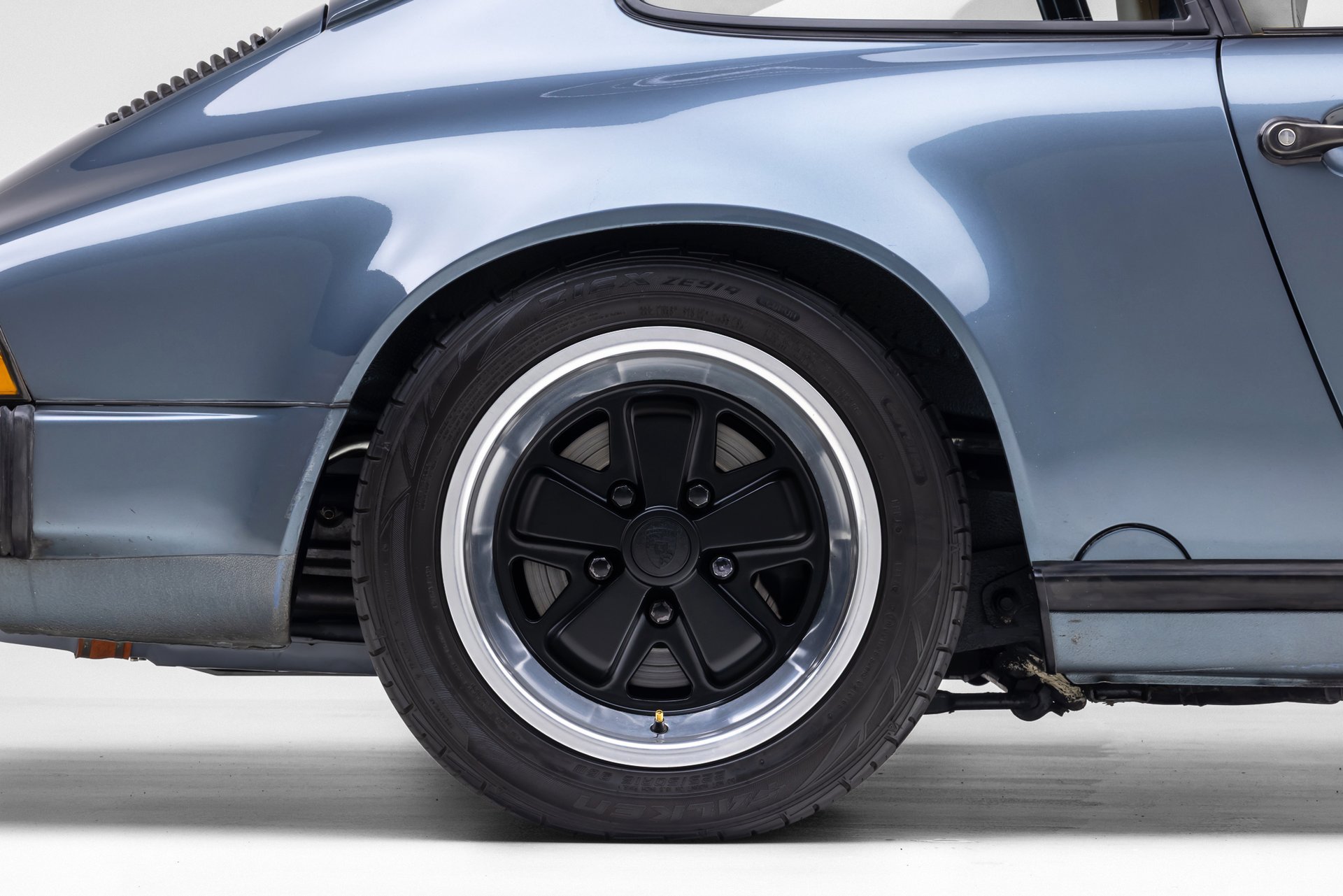 Used 1987 Porsche 911 Carrera RWD image 30