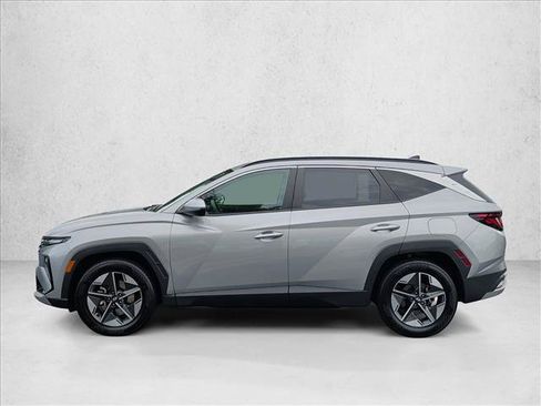 Used 2025 Hyundai Tucson SEL FWD image 8