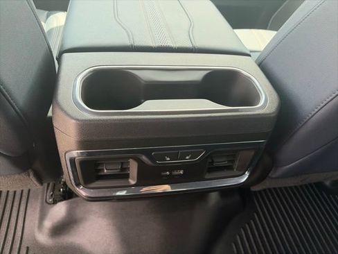 Used 2024 Chevrolet Silverado 1500 High Country w/ Technology Package AWD/4WD image 13