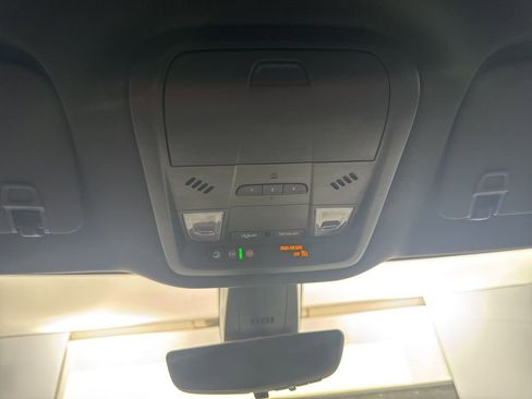 Used 2024 Buick Enclave Premium image 23