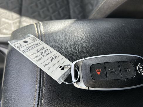 Used 2025 Nissan Kicks SV AWD/4WD image 32