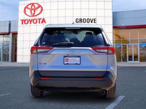 Used 2022 Toyota RAV4 LE AWD/4WD image 5
