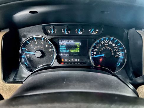 Used 2011 Ford F150 XLT w/ XLT Convenience Pkg image 16