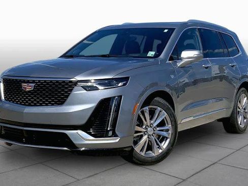 Used 2023 Cadillac XT6 Premium Luxury w/ Technology Package FWD image 1