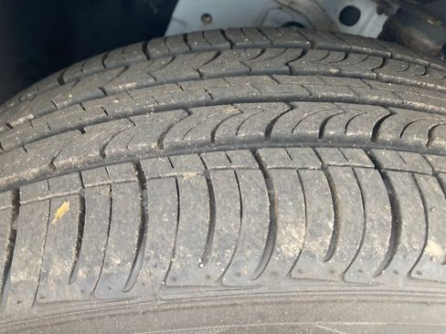 Used 2019 Jeep Cherokee Limited AWD/4WD image 32