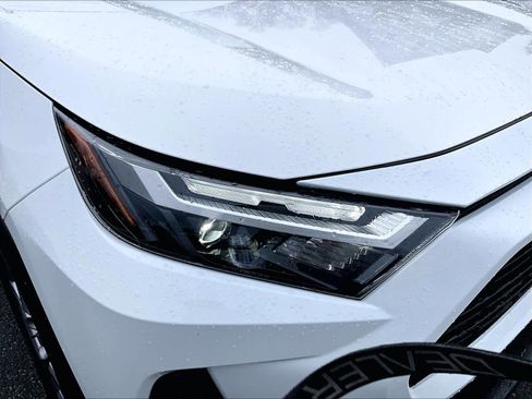 Used 2025 Toyota RAV4 XLE image 33