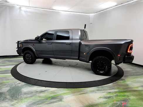 Used 2020 RAM 3500 Laramie w/ Night Edition AWD/4WD image 8