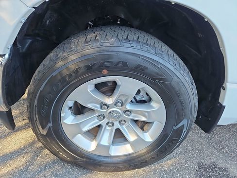 Used 2024 RAM 1500 Laramie image 35
