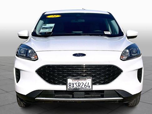 Used 2021 Ford Escape SE image 3