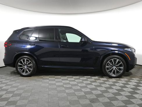Certified 2025 BMW X5 xDrive40i w/ M Sport Package AWD/4WD image 8