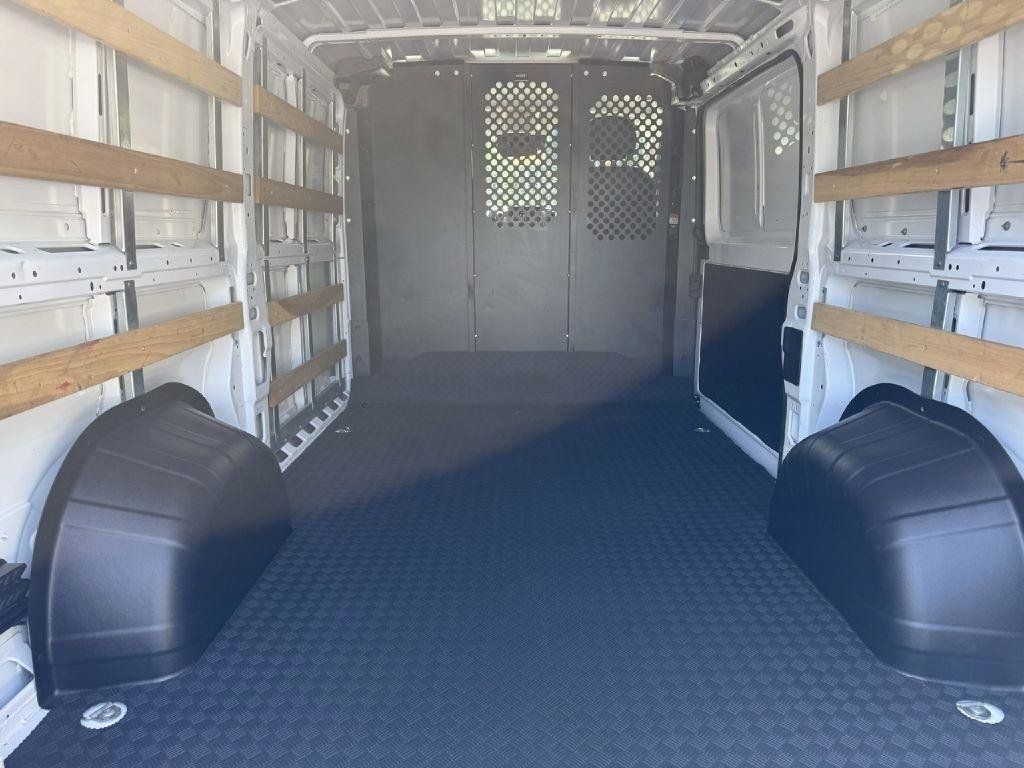 Used 2025 RAM ProMaster 2500 w/ U-Haul Equipment Group FWD image 19