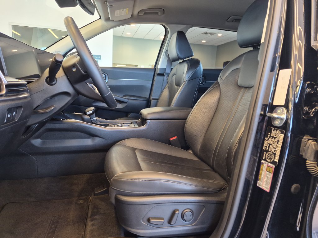 Used 2025 Kia Sorento EX AWD/4WD image 13