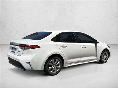 Used 2024 Toyota Corolla LE FWD image 5