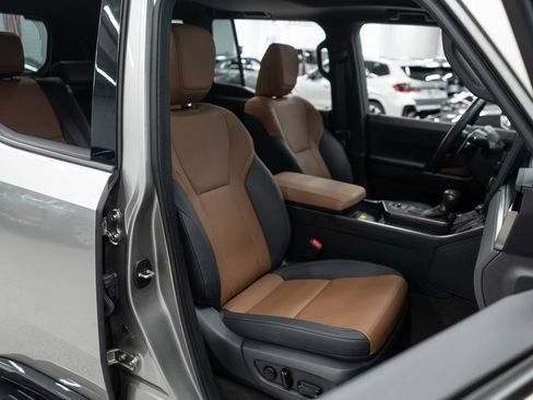 Used 2025 Lexus GX 550 w/ Cold Area Package AWD/4WD image 9