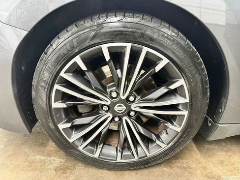Used 2017 Nissan Maxima 3.5 SV w/ Dynamic Package FWD image 16