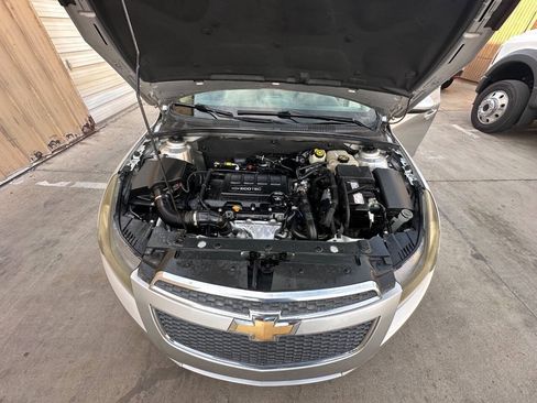 Used 2014 Chevrolet Cruze LT FWD image 19