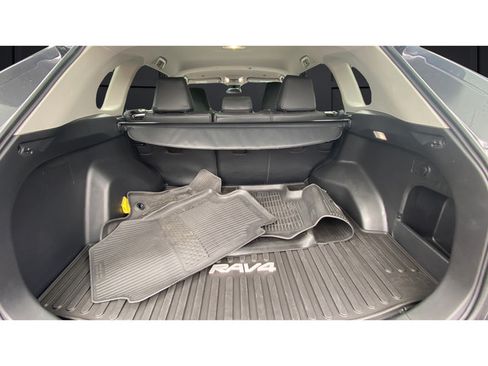 Used 2023 Toyota RAV4 XLE AWD/4WD image 27