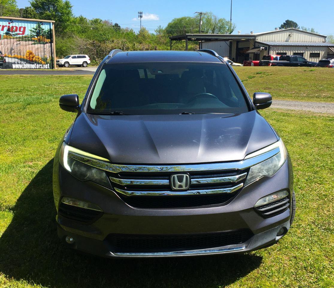 Used 2017 Honda Pilot Elite image 4