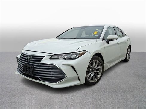 Used 2022 Toyota Avalon XLE image 1