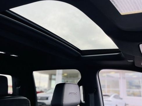 Used 2022 GMC Sierra 2500 AT4 w/ AT4 Preferred Package image 14