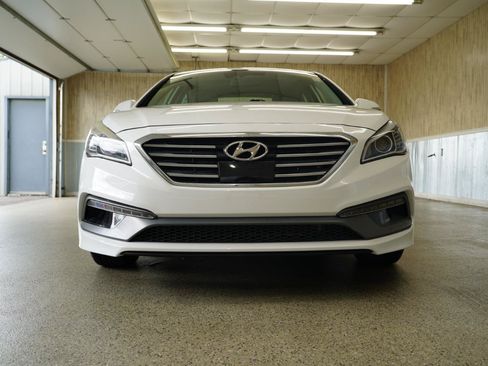 Used 2017 Hyundai Sonata Limited w/ Ultimate Package 04 FWD image 2