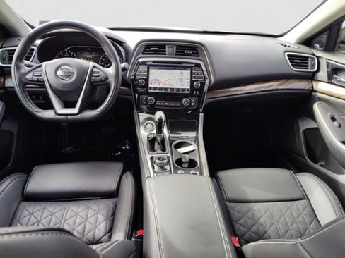 Used 2017 Nissan Maxima Platinum image 14