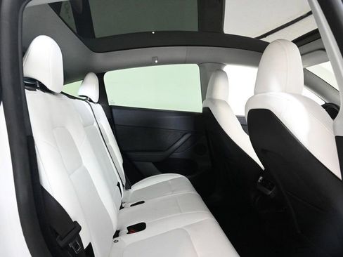 Used 2024 Tesla Model Y 2WD image 16