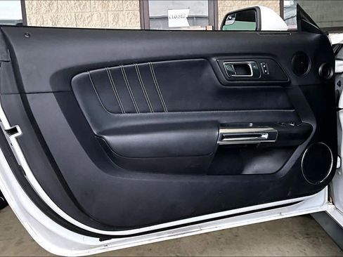 Used 2018 Ford Mustang Premium RWD image 19