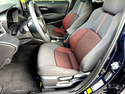 Used 2026 Toyota Corolla SE FWD image 12