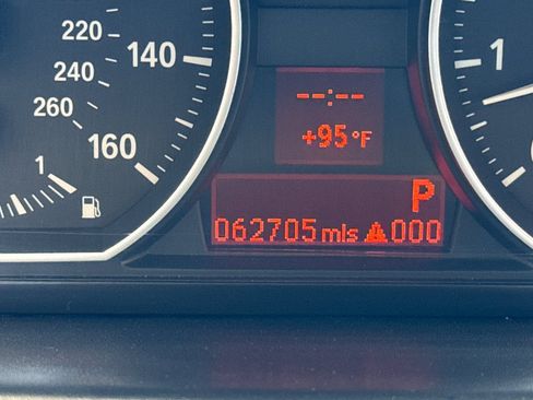 Used 2008 BMW 135i Convertible RWD image 22