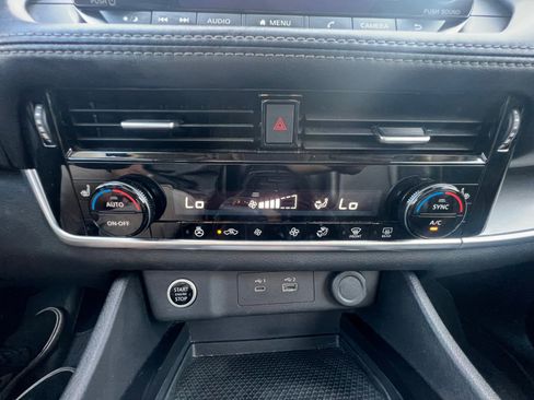 Used 2022 Nissan Rogue SV w/ SV Premium Package image 19