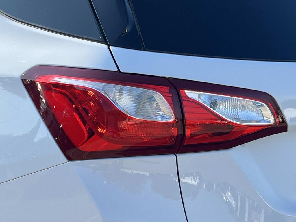 Used 2021 Chevrolet Equinox LT FWD image 10