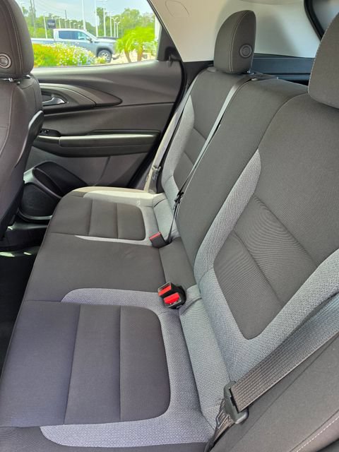Used 2023 Chevrolet TrailBlazer LT FWD image 17