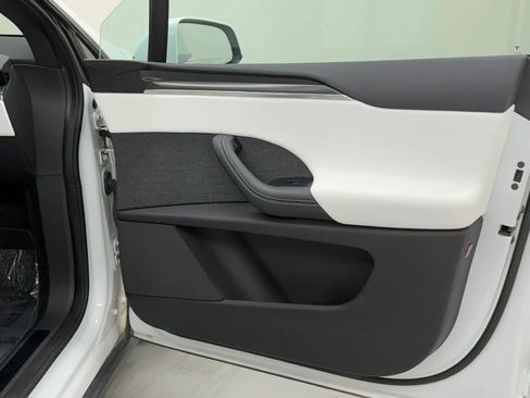 Used 2022 Tesla Model X Plaid AWD/4WD image 22
