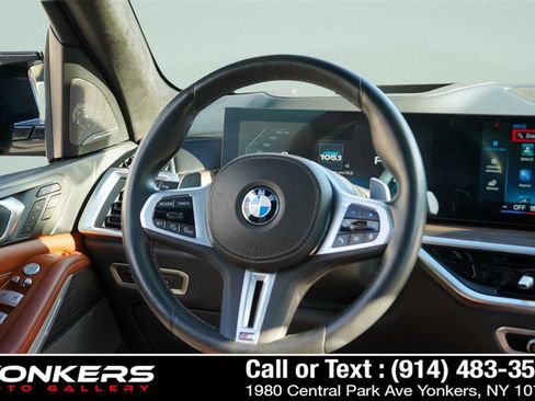 Used 2024 BMW X7 M60i w/ Executive Package image 25