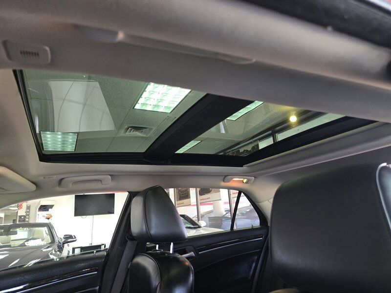 Used 2017 Chrysler 300 C w/ Harman/Kardon Audio Group RWD image 24