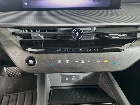 Used 2025 Nissan Murano SV AWD/4WD image 23