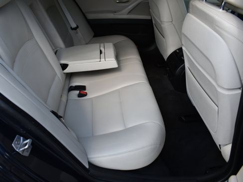 Used 2015 BMW 550i Sedan image 30