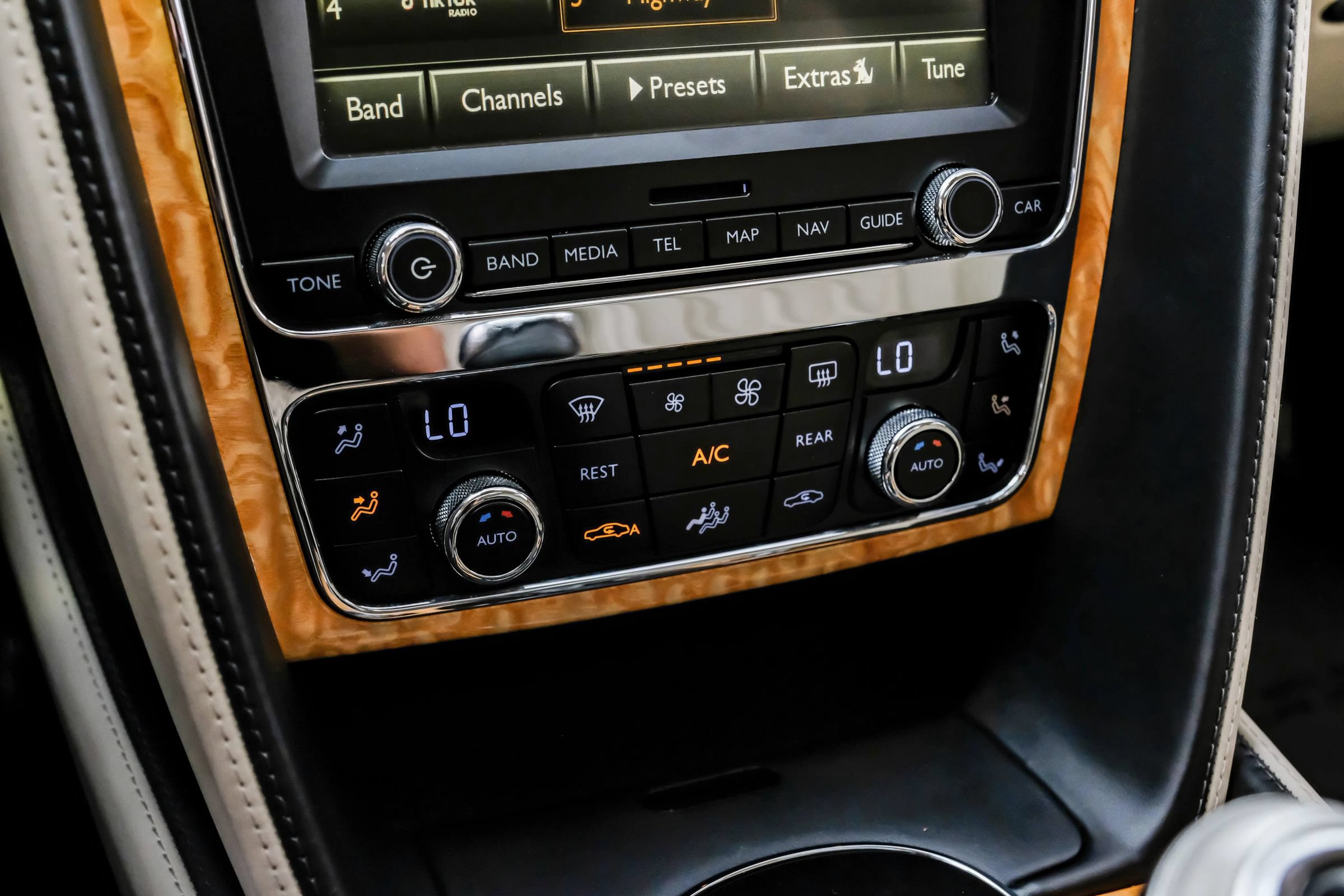 Used 2016 Bentley Flying Spur W12 AWD/4WD image 23