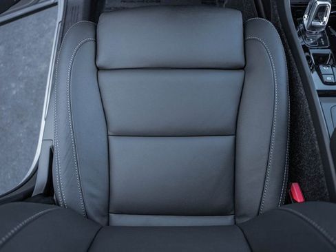 Certified 2025 Volvo XC40 B5 Ultra w/ Climate Package image 31