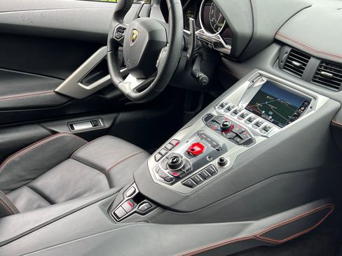Used 2013 Lamborghini Aventador LP 700-4 AWD/4WD image 3